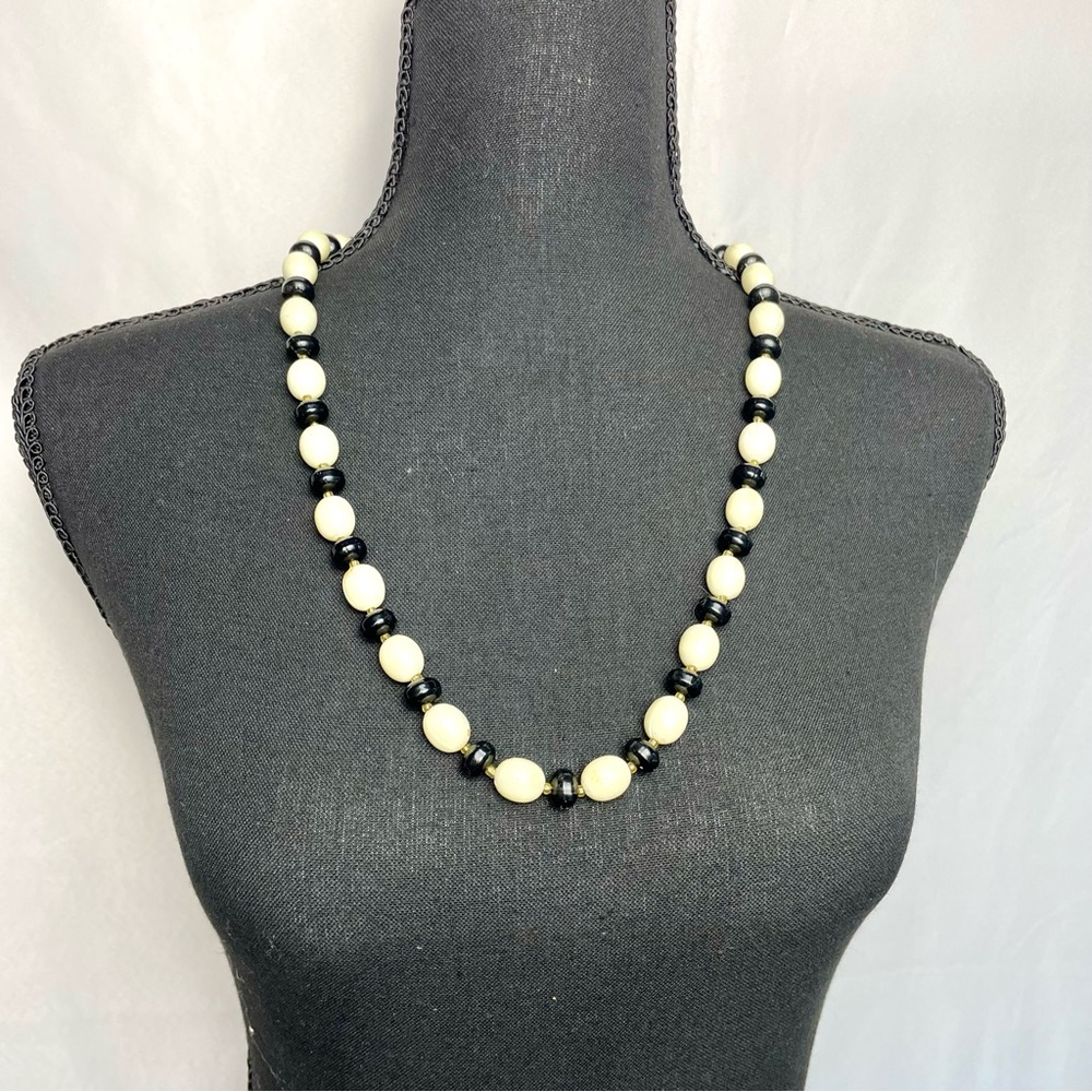 Vintage Black Glass & Cream Resin Beaded Necklace Gold Tone Clasp